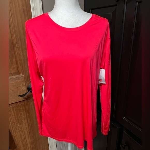 𝅺NWT-Hanes Women’s Performance Top - Picture 1 of 5